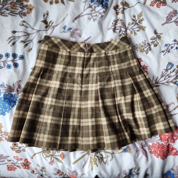 Sunday Best Plaid Mini Skirt - Picture 3 of 3